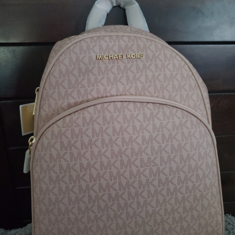SOLD Michael Kors Backpack (light pink/ballet)